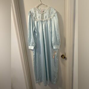 NWT Barbizon Vintage 70’s 80’s Aqua Blue Lace Embroidered Full length Nightgown